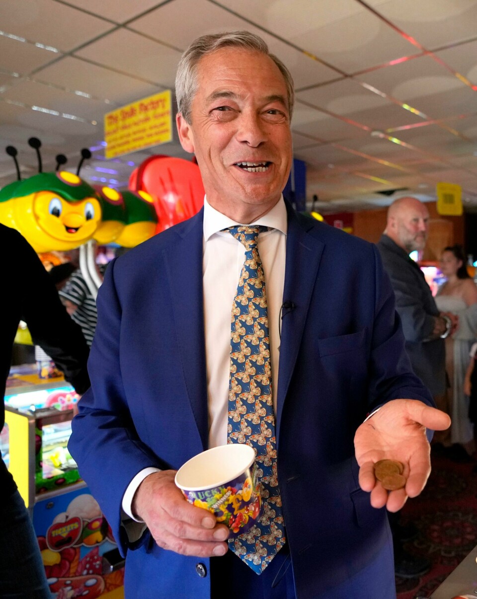 Nigel Farage har vært en polariserende figur i britisk politikk i flere tiår. I Clacton ligger han – for første gang – an til å komme inn i parlamentet. Foto: Kirsty Wigglesworth / AP / NTB Nigel Farage har vært en polariserende figur i britisk politikk i flere tiår. I Clacton ligger han – for første gang – an til å komme inn i parlamentet. Foto: Kirsty Wigglesworth / AP / NTB
