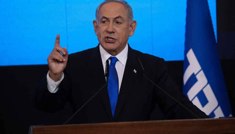 Korrupsjonstiltalte Benjamin Netanyahu startet fredag arbeidet med å fordele postene i Israels kommende regjering. Foto: AP / NTB Korrupsjonstiltalte Benjamin Netanyahu startet fredag arbeidet med å fordele postene i Israels kommende regjering. Foto: AP / NTB