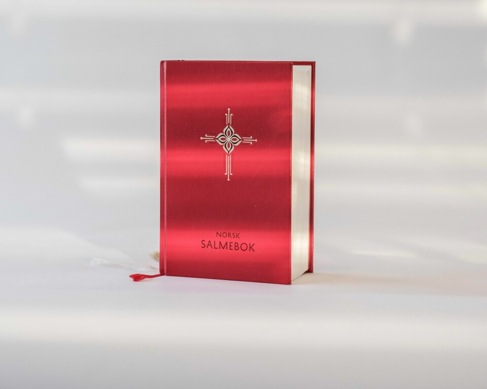 SALMEMARATON: Alf Kjetil Walgermo har lese seg gjennom alle dei 991 salmane i salmeboka for å finne ut kva avtrykk englane har sett i den norske salmeskatten. Norsk Salmebok