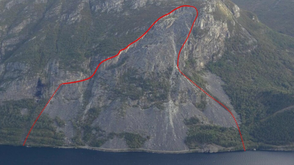 NVE starter kontinuerlig overvåkning av fjellpartiet Skutshorn i Vang kommune i Valdres. Markeringen viser hvilken del av fjellet som kan rase ut. NVE starter kontinuerlig overvåkning av fjellpartiet Skutshorn i Vang kommune i Valdres. Markeringen viser hvilken del av fjellet som kan rase ut. Foto: Reginald Hermanns / NGU / NTB