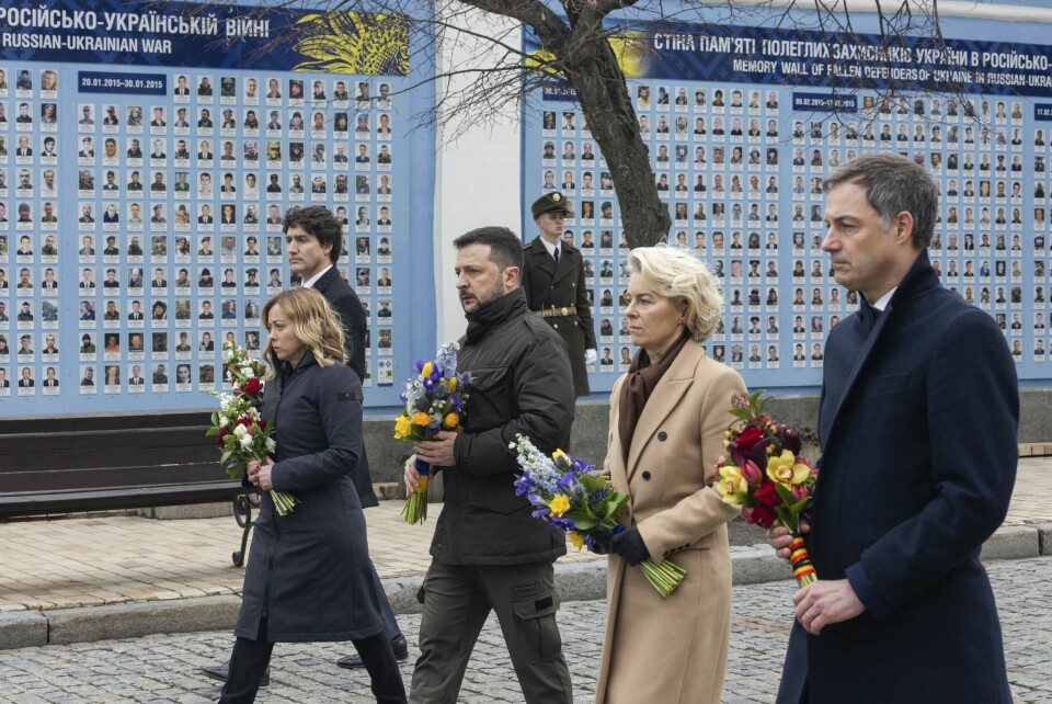 MARKERING: Ukrainas president Volodymyr Zelenskyj sammen med statsministrene Justin Trudeau, Giorgia Meloni og Alexander De Croo samt EU-kommisjonens leder Ursula von der Leyen i Kyiv lørdag. Ukrainas president Volodymyr Zelenskyj sammen med statsministrene Justin Trudeau, Giorgia Meloni og Alexander De Croo samt EU-kommisjonens leder Ursula von der Leyen i Kyiv lørdag. Foto: Den ukrainske presidentens kontor / AP / NTB