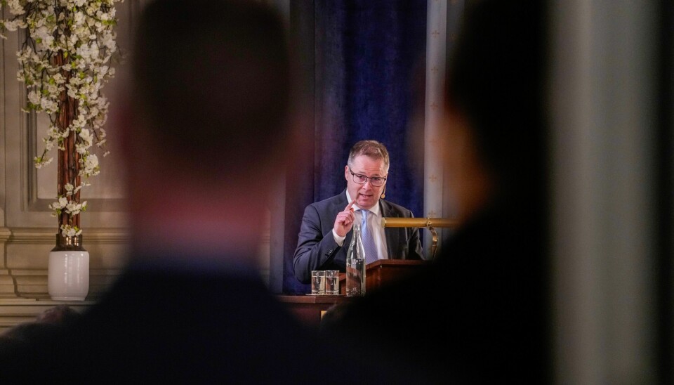 Forsvarsminister Bjørn Arild Gram (Sp) tegnet opp omfattende endringer og oppgraderinger i forsvarssektoren de kommende årene da han talte til Oslo Militære Samfund mandag kveld. Forsvarsminister Bjørn Arild Gram (Sp) tegnet opp omfattende endringer og oppgraderinger i forsvarssektoren de kommende årene da han talte til Oslo Militære Samfund mandag kveld. Foto: Javad Parsa / NTB