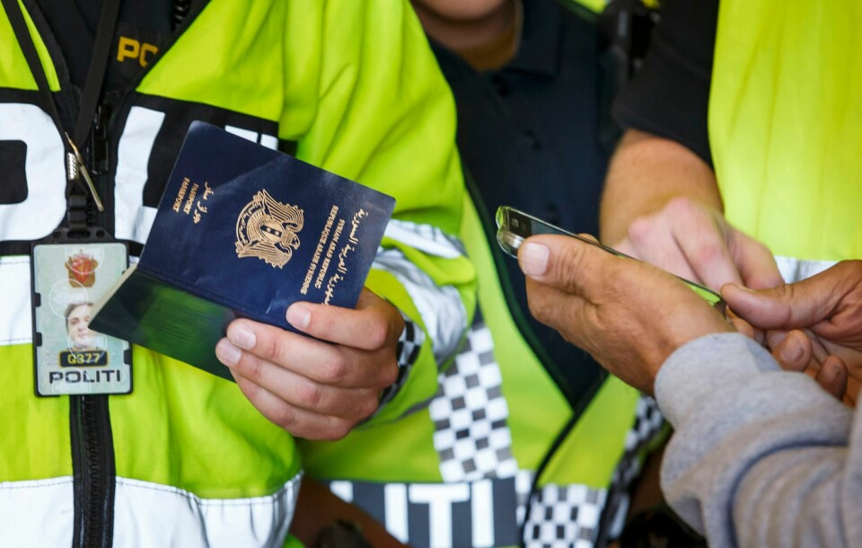 INNREISE: De strenge koronareglene har gjort at langt flere har blitt sendt ut av landet i 2021. Illustrasjon. Illustrasjonsfoto: Heiko Junge / NTB / NPK