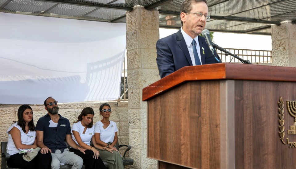 Israels president Isaac Herzog benekter at Israel hadde noe å gjøre med personsøker- og walkietalkieangrepene i Beirut tidigere denne uka. Israels president Isaac Herzog. Foto: Gil Cohen-Magen/Pool via AP/NTB