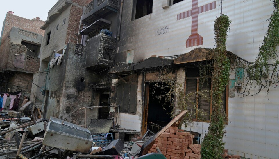 Et kristent samfunn ble onsdag angrepet av en muslimsk mobb, og flere bygninger og hus ble ødelagt i Faisalabad, øst i Pakistan. Fredag ble to kristne pågrepet for blasfemi. Foto: K.M. Chaudary / AP / NTB Et kristent samfunn ble onsdag angrepet av en muslimsk mobb, og flere bygninger og hus ble ødelagt i Faisalabad, øst i Pakistan. Fredag ble to kristne pågrepet for blasfemi. Foto: K.M. Chaudary / AP / NTB