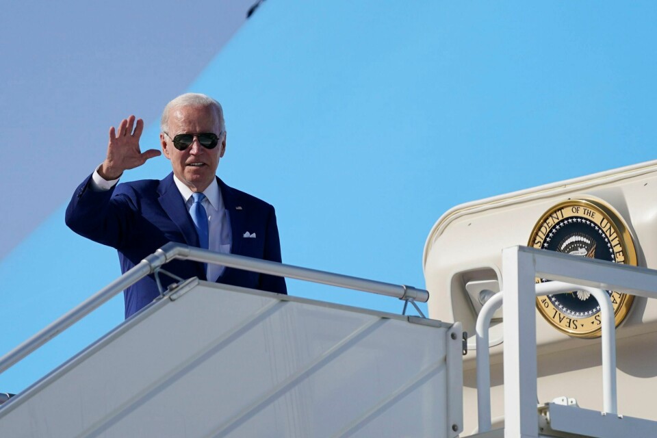 BESØK: President Joe Biden vinker farvel etter fire dager i Midtøsten. President Joe Biden vinker farvel etter fire dager i Midtøsten. Foto: Evan Vucci / AP / NTB