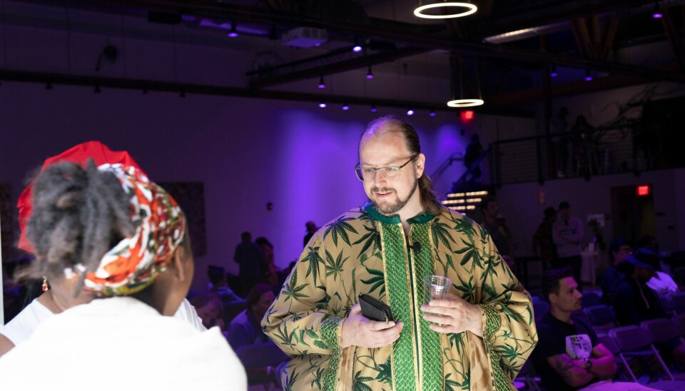 SAKRAMENT: David Hodge er forstander i Church of Ambrosia. Her kaller de psykedeliske sopper «sakramenter». Sopp som religion