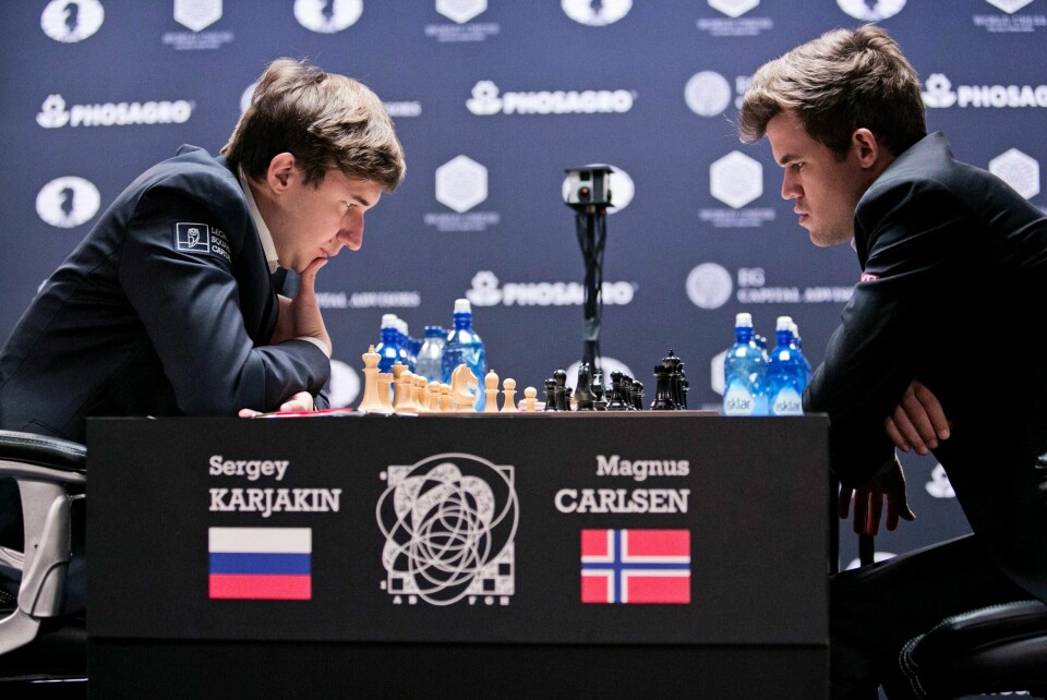 New York, USA 20161123.
Sjakk-VM 2016. Regjerende mester Magnus Carlsen møter utfordrer Sergej Karjakin fra Russland til niende parti i kampen om VM-tittelen. Partiet endte i remis.
Foto: Pontus Höök / NTB scanpix