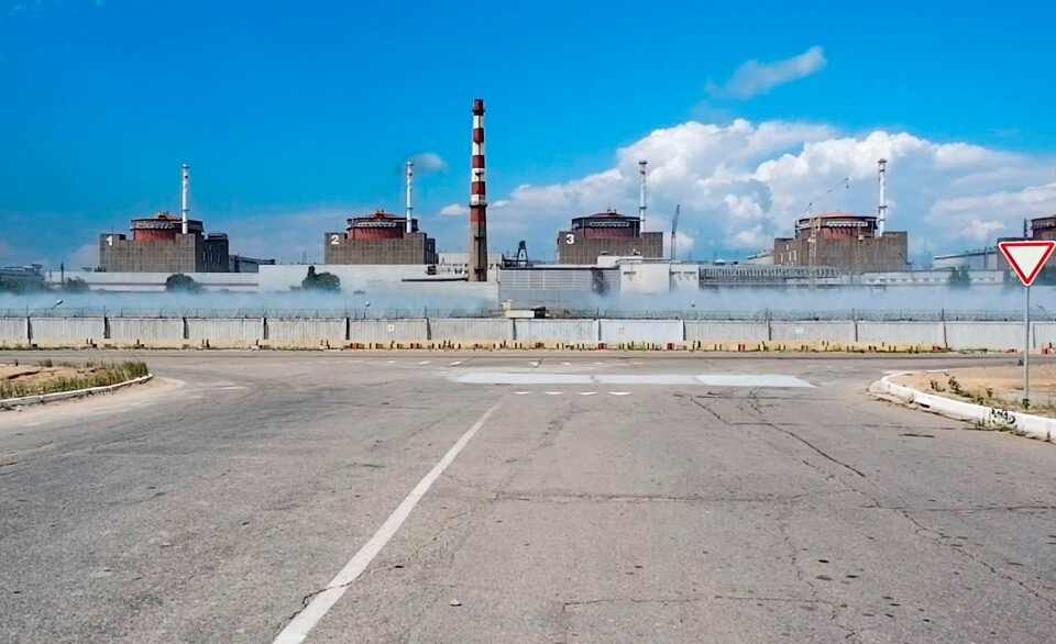 UTEN STRØM: Atomkraftverket i Zaporizjzja i Sør-Ukraina ble torsdag midlertidig frakoblet strømnettet. Foto: AP / NTB Kjernekraftverket i Zaporizjzja. Foto: Russian Defense Ministry Press Service via AP / NTB