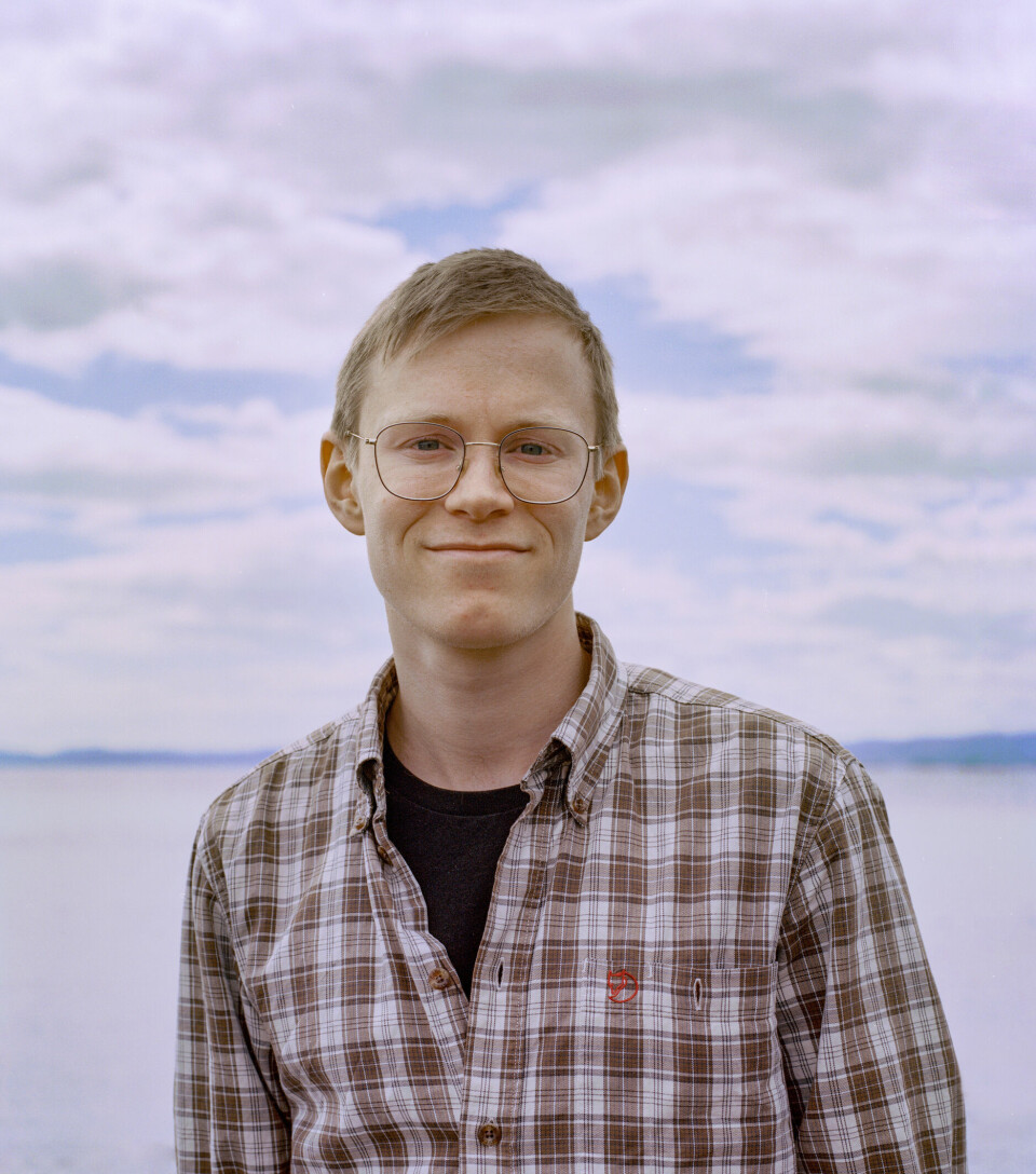 SAKSØKER: Gaute Eiterjord (25) er en av seks unge mennesker som klager norsk oljeleting inn for Den europeiske menneskerettsdomstolen. Gaute EiterjordOn 15 June 2021, Greenpeace and Young Friends of the Earth, along with six young climate activists file an application with the European Court of Human Rights (ECtHR). The applicants claim that the decision by the Norwegian government to issue licences for oil and gas extraction in the Norwegian Arctic violates their fundamental human rights and increases the risk of harm due to climate change.The individual applicants include six young activists: Ingrid Skjoldvær (27), Gaute Eiterjord (25), Ella Marie Hætta Isaksen (23), Mia Cathryn Chamberlain (22), Lasse Bjørn (24), and Gina Gylver (20).