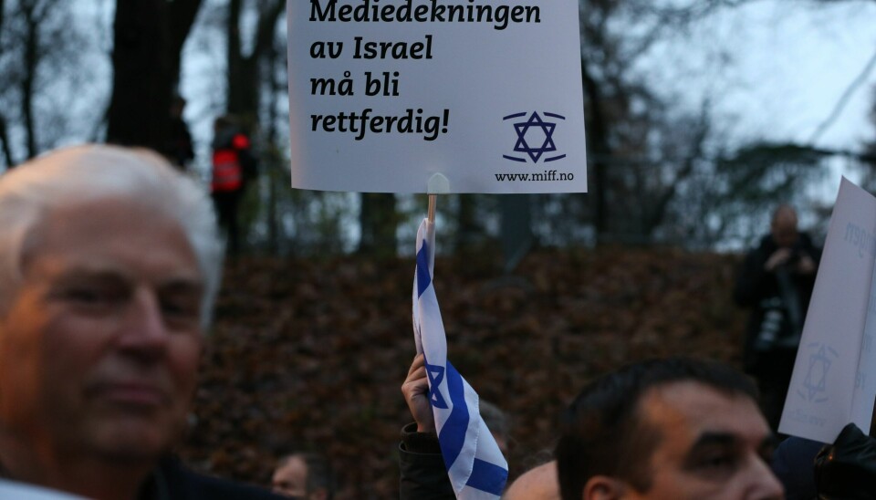 PFU: Organisasjonen «Med Israel for fred» (MIFF) arbeider for at mediedekningen av Israel skal være rettferdig og hadde klaget NTB inn for PFU etter en sak om vaksineringen av palestinere. Bildet er fra en demonstrasjon i 2014. Foto: Håkon Mosvold Larsen / NTB Organisasjonen «Med Israel for fred» (MIFF) arbeider for at mediedekningen av Israel skal være rettferdig og hadde klaget NTB inn for PFU etter en sak om vaksineringen av palestinere. Bildet er fra en demonstrasjon i 2014. Foto: Håkon Mosvold Larsen / NTB