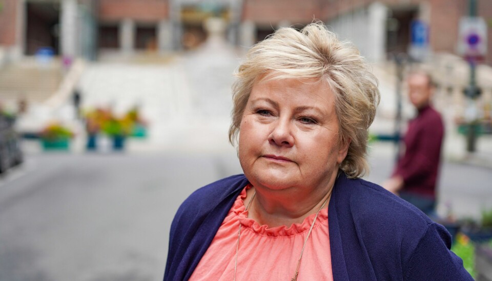 MINNES: Erna Solberg sender sine tanker til Charles, resten av familien og til hele det britiske folk. Høyre-leder Erna Solberg er med Frp, Rødt og SV på å hasteinnkalle Stortinget i forbindelse med strømkrisen. Foto: Ole Berg Rusten / NTB