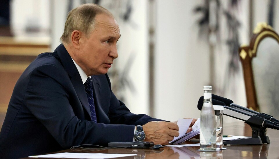 RUSSLAND-KINA-MØTE: Vladimir Putin møtte den kinesiske presidenten Xi Jinping 15. september. Russlands president Vladimir Putin snakker med Kinas president Xi Jinping. Foto: Aleksandr Demjantsjuk / Sputnik, Kreml Pool Photo via AP / NTB
