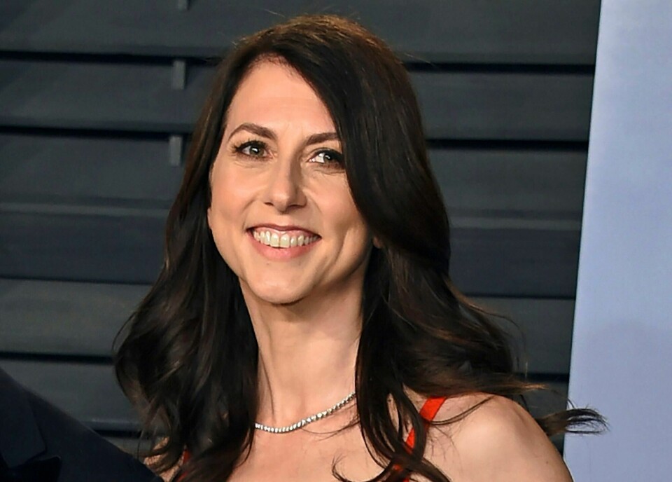 GIVER: MacKenzie Scott har gitt vekk store deler av formuen sin til veldedige formål. FILE - In this March 4, 2018, file photo, then-MacKenzie Bezos arrives at the Vanity Fair Oscar Party in Beverly Hills, Calif. Following a blog post that led to some criticism about her giving style, billionaire philanthropist MacKenzie Scott said her team will share details about her philanthropy in the “year to come.' She made the comments on Twitter Wednesday, Dec. 8, 2021 hours after writing on her Medium blog that she wouldn’t include in the post how much she donated since her June announcement. (Photo by Evan Agostini/Invision/AP, File)