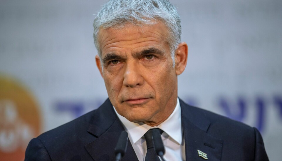 NY SJEF? Opposisjonsleder Yair Lapid i Tel Aviv i begynnelsen av mai. Mye tyder på at han blir Israels nye statsminister. Opposisjonsleder Yair Lapid forsøker å få på plass en regjering før fristen utløper onsdag kveld. Arkivfoto: Oded Balilty / AP / NTB