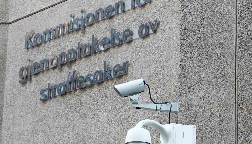 AVGJØRELSEN: Gjenopptakelseskommisjonen avgjør om en domfelt med rettskraftig dom skal få behandlet sin sak på ny av retten. Kommisjonen er uavhengig av politiet, påtalemyndigheten og domstolene. Kommisjonen for gjenopptakelse av straffesaker. Fasade.