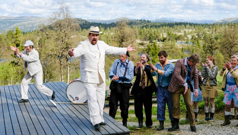 Til seters for å spille opera