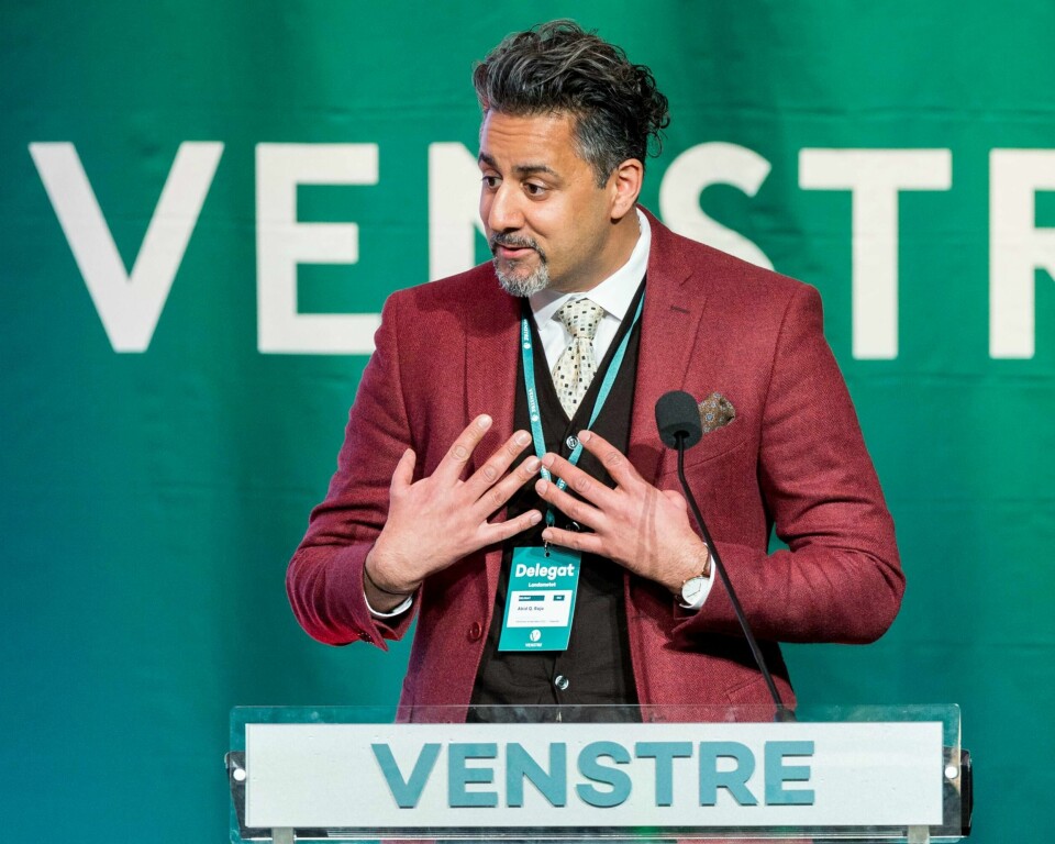 – Liberalere, Trine er vår leder. Og Trine, du er også min leder, sa Abid Q. Raja i en overraskende tale etter dager med spekulasjoner om at han er på jakt etter Grandes jobb.