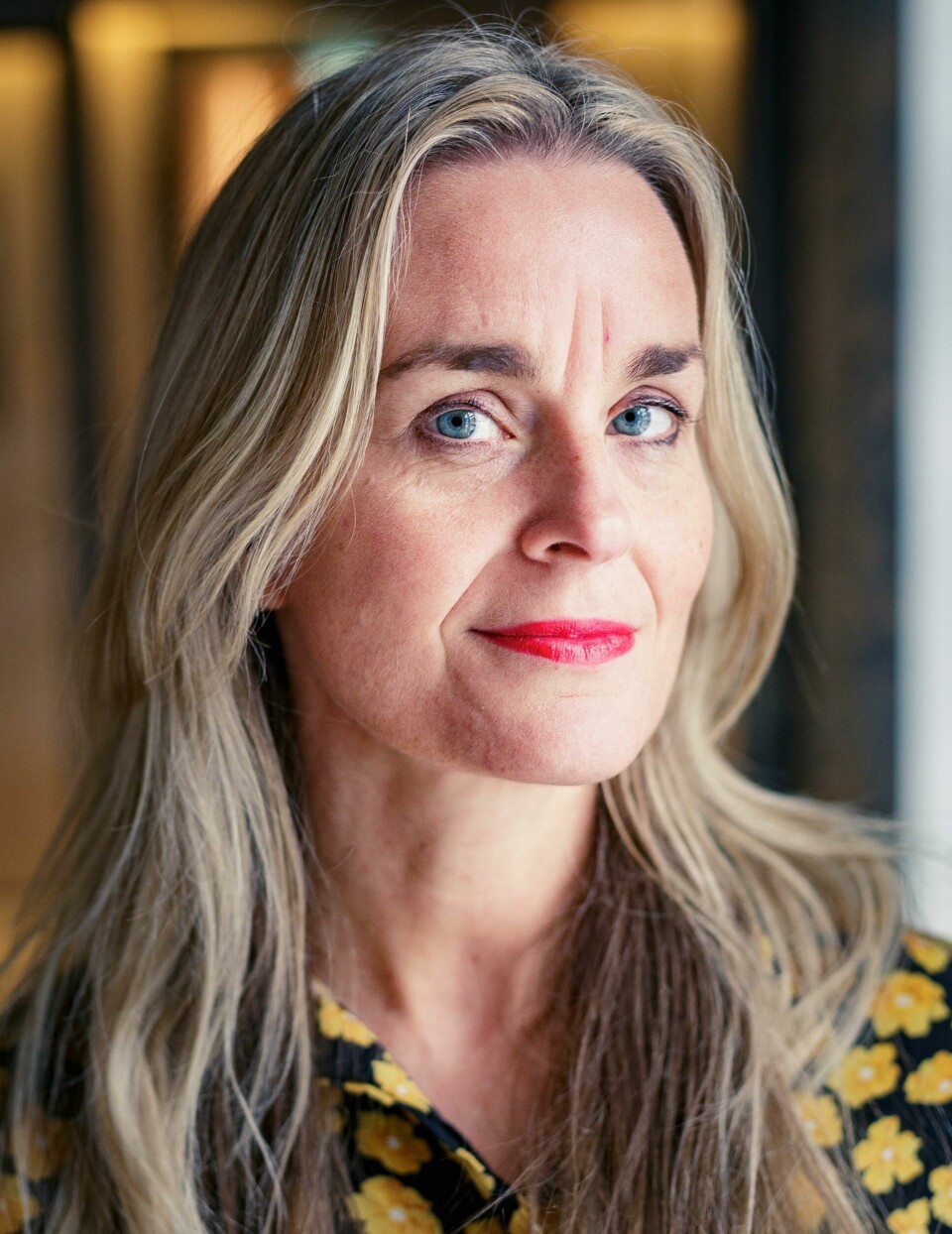 Hilde Sandvik. Ny bok: Etter ti år i Norge har Mona Ibrahim Ahmed fått endelig avslag på søknaden om statsborgerskap. Brev til Noreg er hennes svar. Skrevet i sammarbeid med Hilde Sandvik