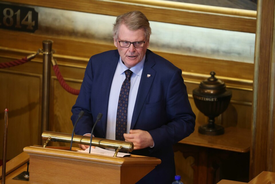 Hans Fredrik Grøvan (KrF) på talerstolen under statsminister Erna Solbergs redegjørelse for Stortinget om regjeringens håndtering av koronapandemien.Foto: Ørn E. Borgen / NTB