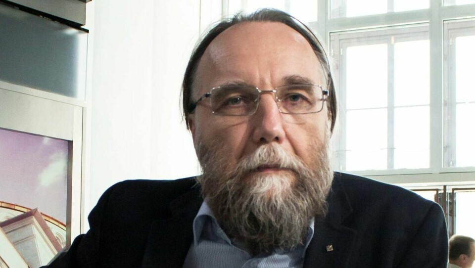 PUTINS «HJERNE»: Det har den russiske filosofen Aleksander Dugin blitt omtalt som. «PRESIDENTENES HJERNER»: Aleksander Dugin i Russland og Steve Bannon i USA er i dag viktige ideologer og strateger for ytre høyre i Europa og USA. Det er flere likheter mellom dem, men også ulikheter, skriver Minda Holm. FOTO: NTB SCANPIX