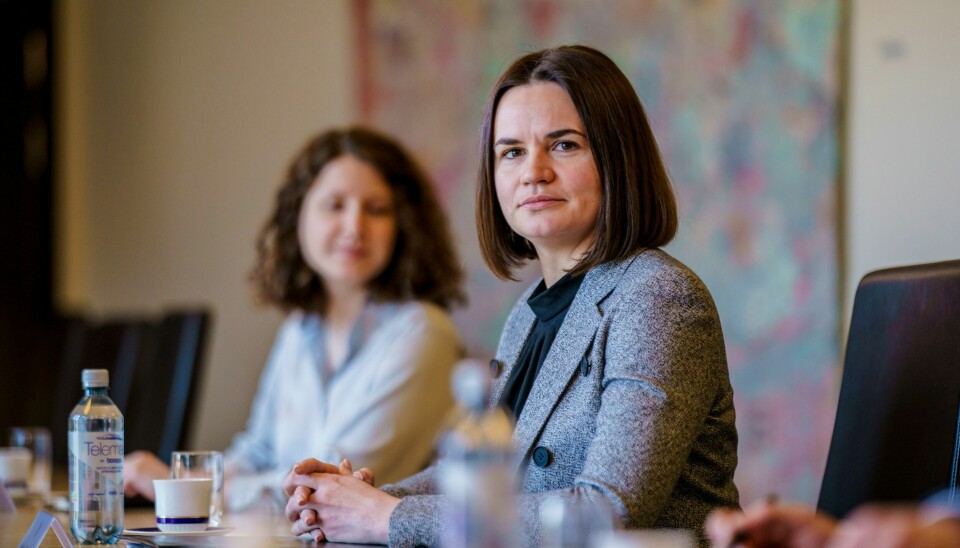 Den belarusiske politikaren Svetlana Tikhanovskaja er blant favorittane til å få Nobels fredspris. Her då ho var på besøk i Oslo i mai. Foto: Stian Lysberg Solum / NTB Den belarusiske politikeren Svetlana Tikhanovskaja er blant favorittene til å motta Nobels fredspris. Her fra da hun var på besøk i Oslo i mai. Foto: Stian Lysberg Solum / NTB