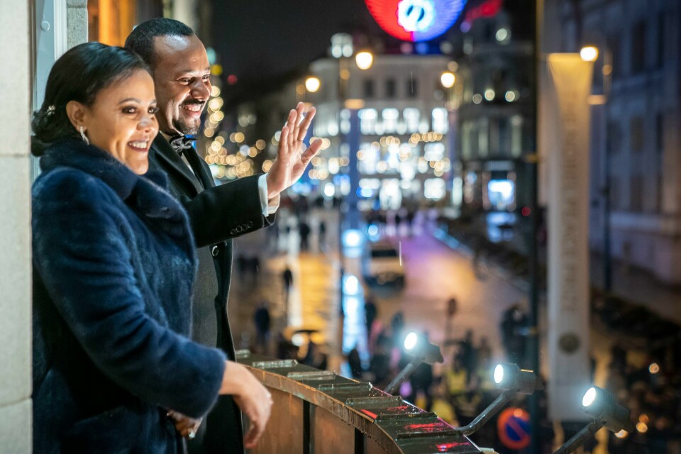 I november 2019 kunne Etiopias statsminister Abiy Ahmed Ali og hans kone hilse til et jublende publikum i Oslo fra balkongen på Grand Hotel, etter at Abiy hadde mottatt Nobels fredspris for å ha skapt fred med nabolandet Eritrea. Nå må fredsprisvinneren ta grep for å avslutte en konflikt som er katastrofal for millioner av innbyggerne i hans eget land.