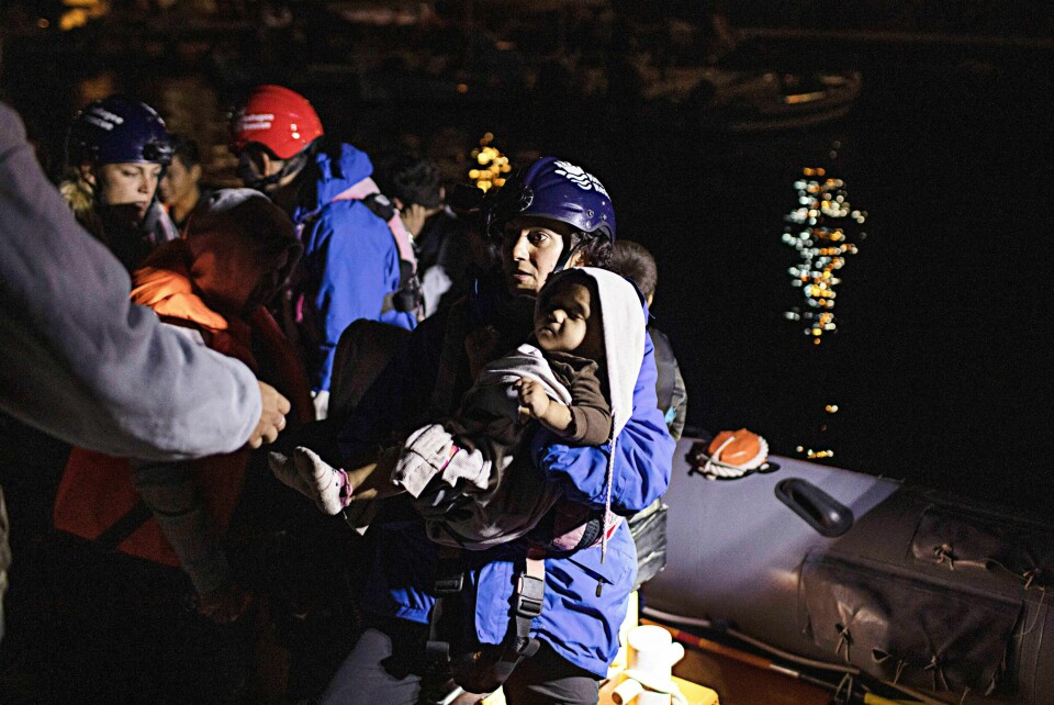 PLIKT Å HJELPE: En skipsfører plikter å hjelpe mennesker i havsnød. Det står nedfelt i mange ulike lover. Men nå snur mange europeiske land denne lovgivingen på hodet, skriver Berit Aalborg.
