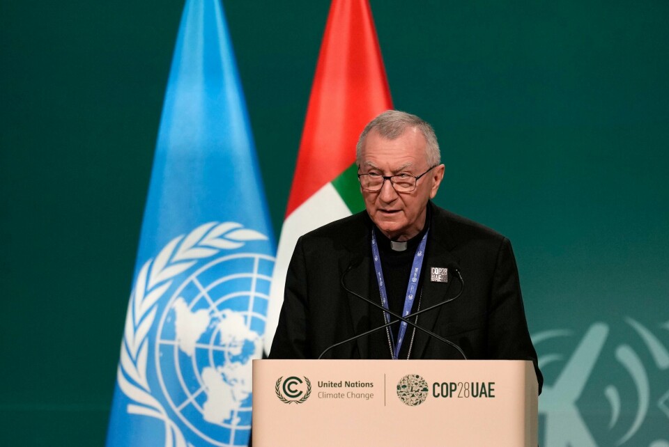 Kardinal Pietro Parolin ved Vatikanets sekretariat er på FNs klimatoppmøte i Dubai på vegne av Pave Frans. Paven ber om at det blir et gjennombrudd i forhandlingene. Foto: Rafiq Maqbool / AP / NTB Kardinal Pietro Parolin ved Vatikanets sekretariat er på FNs klimatoppmøte i Dubai på vegne av Pave Frans. Paven ber om at det blir et gjennombrudd i forhandlingene. Foto: Rafiq Maqbool / AP / NTB