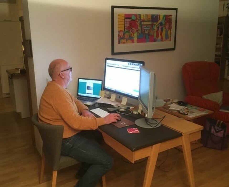 Printjournalist Morten Sjølli fra sitt hjemmekontor på stua i Rælingen. Printjournalist Morten Sjølli fra sitt hjemmekontor på stua i Rælingen.