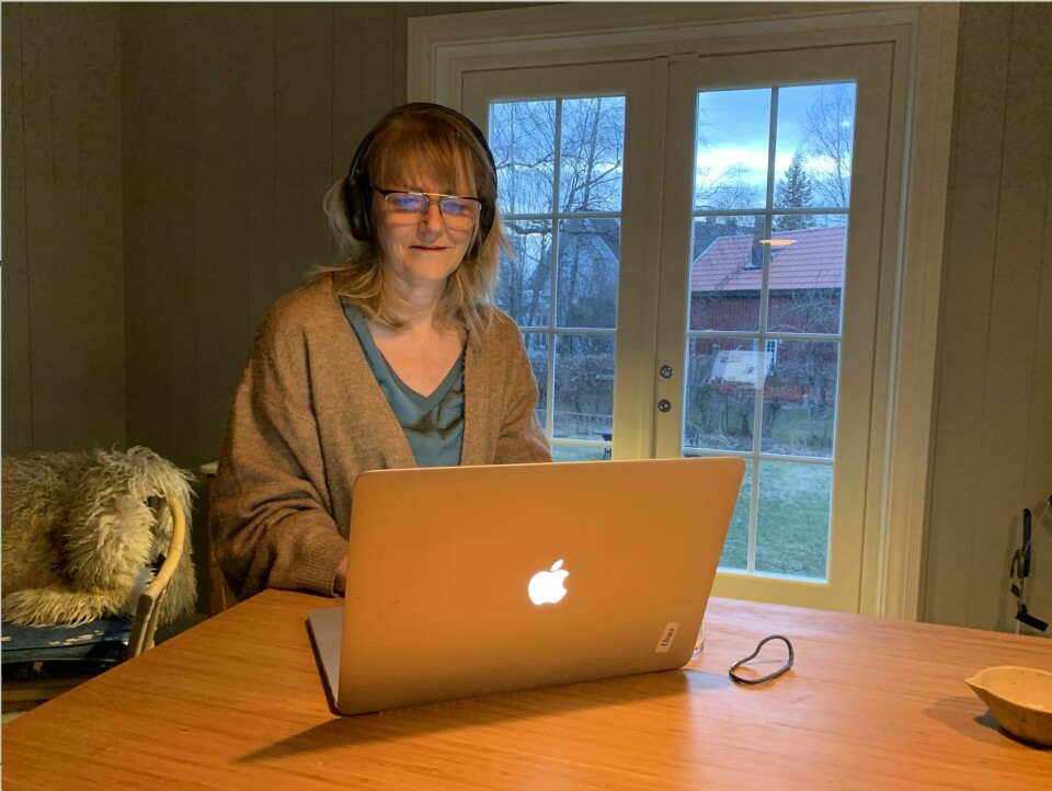 Utenriksjournalist Une Bratberg på hjemmekontoret i Ås. Utenriksjournalist Une Bratberg på hjemmekontoret i Ås.