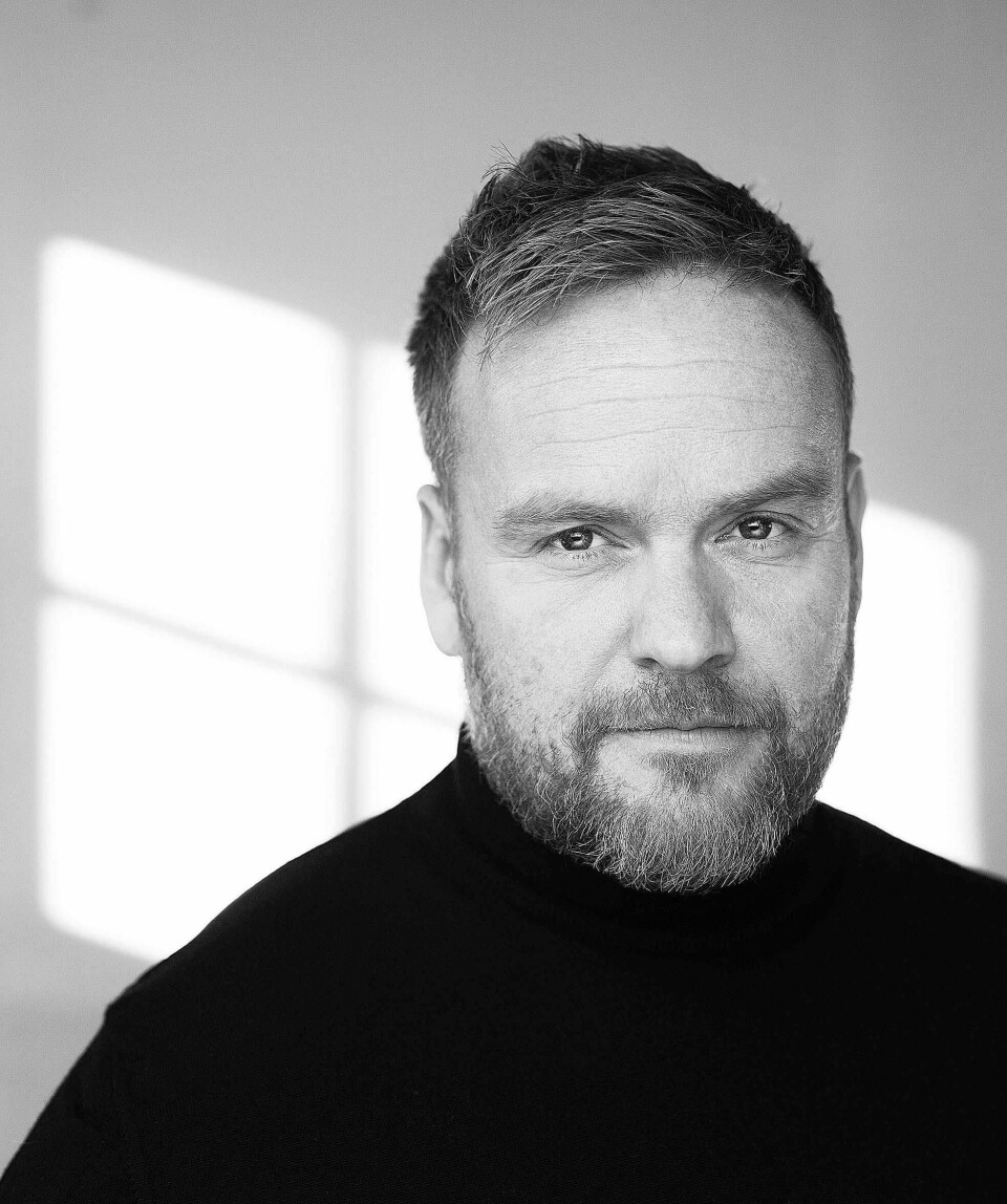 – Selv om partiene om foreldrenes nye samliv er gode, er det forfattersønnens skildringer av hvordan farens tap påvirker ham som gjør boken virkelig god, skriver vår anmelder om Kjartan Brügger Bjånesøys bok. Foto: Agnethe Brun
