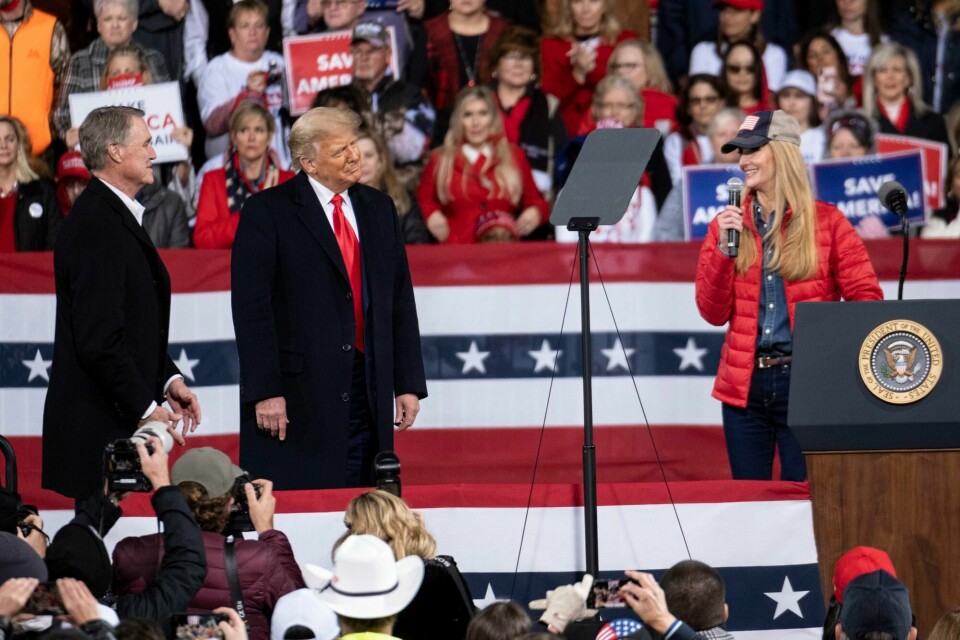 VALG: President Donald Trump sammen med Kelly Loeffler og David Perdue i Georgia. Trump Georgia valg