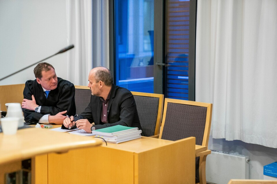 Trond Ivar Vestre (til venstre), daglig leder for Fretex Norge AS og styreleder for Fretex Miljø AS, i Oslo tingrett sammen med advokat Kurt Weltzien.