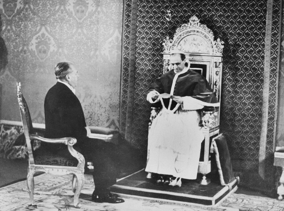 Pave Pius XII anklages for å ha lukket øynene for jødenes skjebne under andre verdenskrig, noe Vatikanet aviser. Nå åpner de den tidligere pavens arkiv.