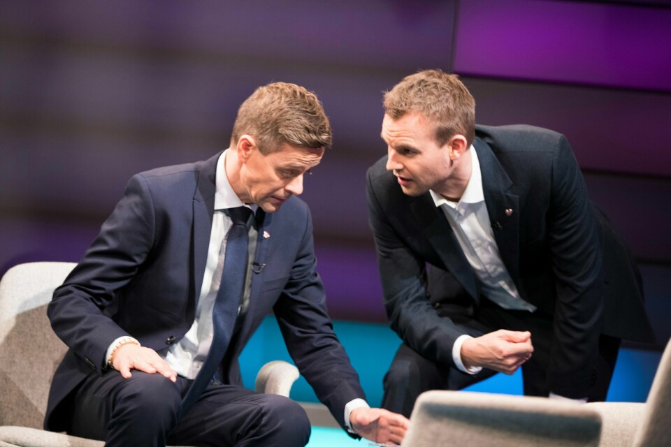 Knut Arild Hareide og Kjell Ingolf Ropstad sto på hver sin side på fredagens KrF-landsmøte. Ropstads linje gikk av med seieren. Her møtes de i debatt på NRK fredag kveld.