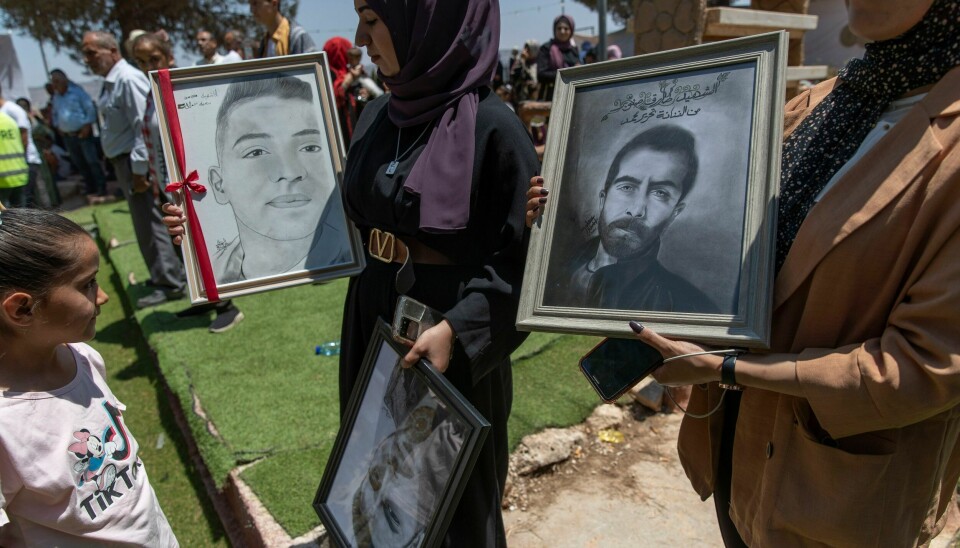 HUNDREVIS AV SÅREDE: Seks palestinere er drept og flere hundre er såret av israelske bosettere og soldater ved landsbyen Beita nord på den okkuperte Vestbredden de siste månedene. Her vises det fram bilder av noen av ofrene. Foto: AP / NTB Seks palestinere er drept og flere hundre er såret av israelske bosettere og soldater ved landsbyen Beita nord på den okkuperte Vestbredden de siste månedene. Her vises det fram bilder av noen av ofrene. Foto: AP / NTB