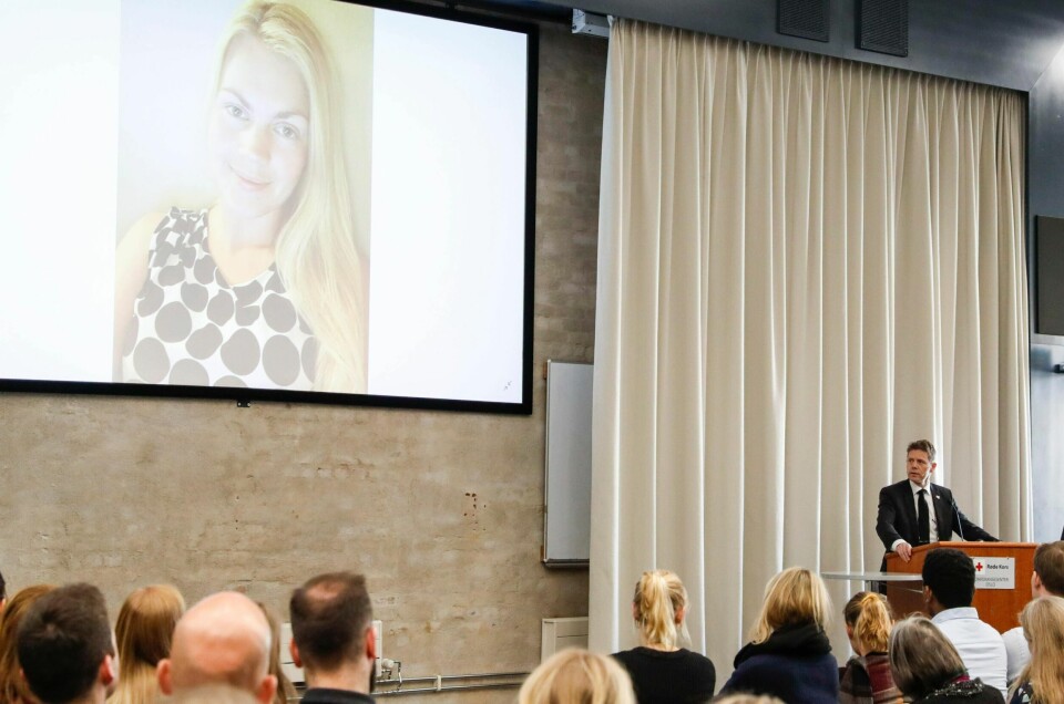 Bernt Gudmund Apeland, generalsekretær i Norges Røde Kors holder minnestund for Karoline Aadland som er savnet etter flystyrten i Etiopia i sine lokaler i Oslo mandag formiddag.
