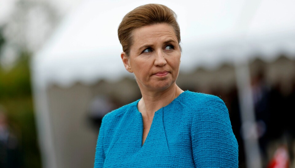 BLE SLÅTT: Danmarks statsminister Mette Frederiksen ble overfalt på åpen gate i København fredag. Foto: Jeremias Gonzalez / AP / NTB Danmarks statsminister Mette Frederiksen ble overfalt på åpen gate i København fredag. Angrepet vekker sterke internasjonale reaksjoner. Foto: Jeremias Gonzalez / AP / NTB