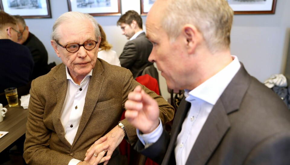 KOLLEGA: Arne Strand var studiekamerat med Arne Treholt, og de to jobbet sammen i Arbeiderbladet. Her er den pensjonerte pressemannen Strand fotografert sammen med tidligere Høyre-statsråd Jan Tore Sanner. Arne Strand var studiekamerat med Arne Treholt, og de to jobbet sammen i Arbeiderbladet. Her er den pensjonerte pressemannen Strand fotografert sammen med tidligere Høyre-statsråd Jan Tore Sanner. Arkivfoto: Vidar Ruud / NTB