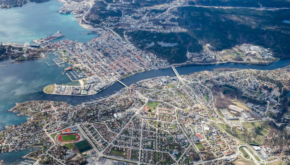 AGDER: Kristiansand sett frå lufta. Kommunen er blant dei som vurderer fastlegesituasjonen som kritisk. Kristiansand sett frå lufta. Kommunen er blant dei som vurderer fastlegesituasjonen som kritisk. Arkivfoto: Tor Erik Schrøder / NTB