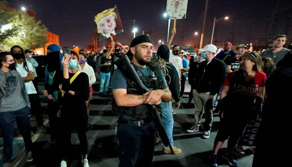 Tilhengere av Donald Trump protesterer i Phoenix 4. november.