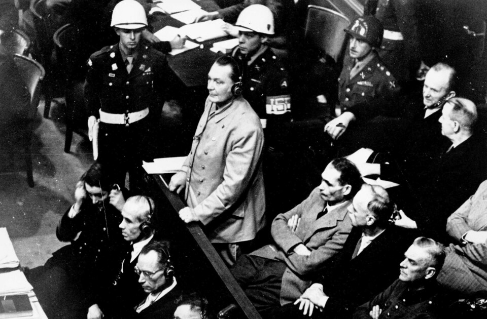 Arkivbilde fra rettssaken i Nürnberg 21. november 1945. Riksmarskalk Hermann Göring erklærer seg ikke skyldig i tiltalen.