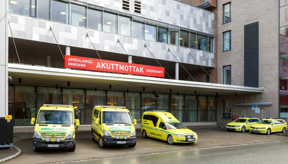 Pasientene hoper seg opp på akuttmottaket ved St. Olavs hospital, hvor det ikke er mulig å ha noen liggende i korridorene. Foto: Gorm Kallestad / NTB