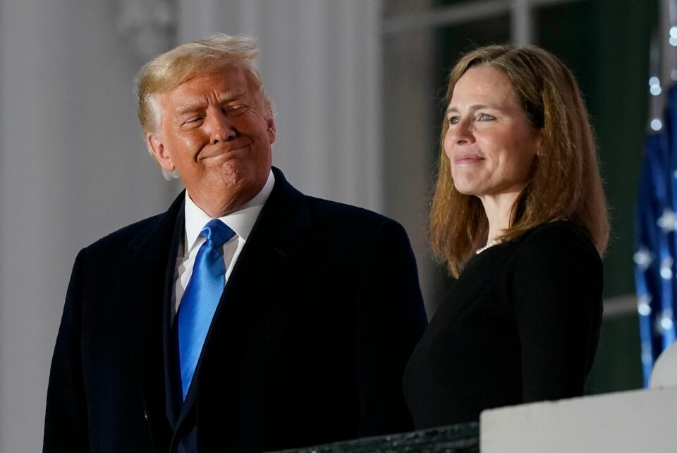 ARV: President Donald Trump utnevner sin kandidat til den ledige stillingen i høyesterett, Amy Coney Barrett. Han styrker dermed den konservative dreiningen i rettsvesenet.