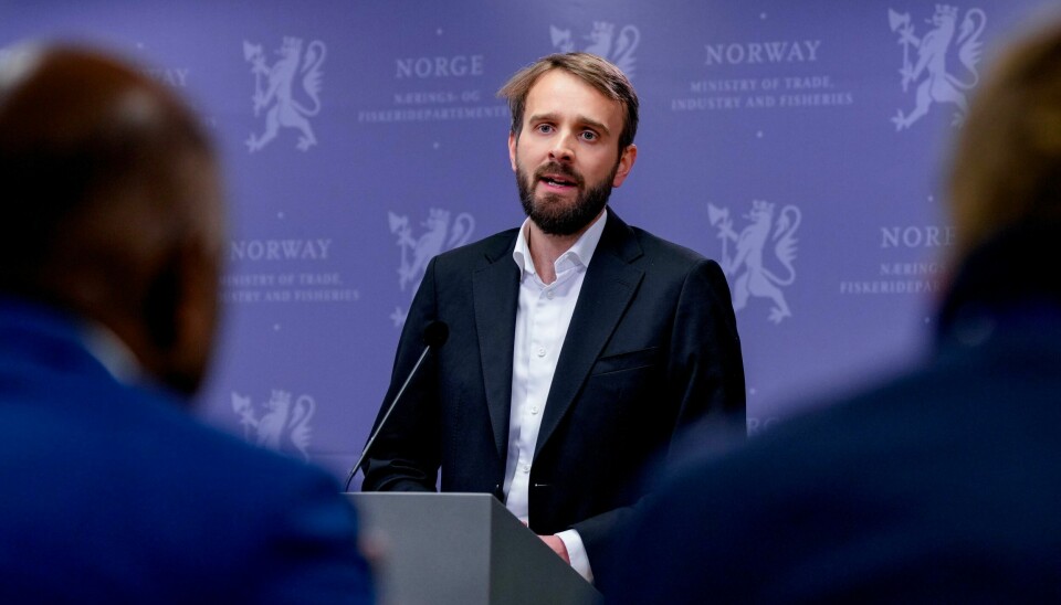 Næringsminister Jan Christian Vestre (Ap) er spent på hvor mye prisene øker 1. februar. Næringsminister Jan Christian Vestre (Ap) er spent på hvor mye prisene øker 1. februar. Foto: Beate Oma Dahle / NTB