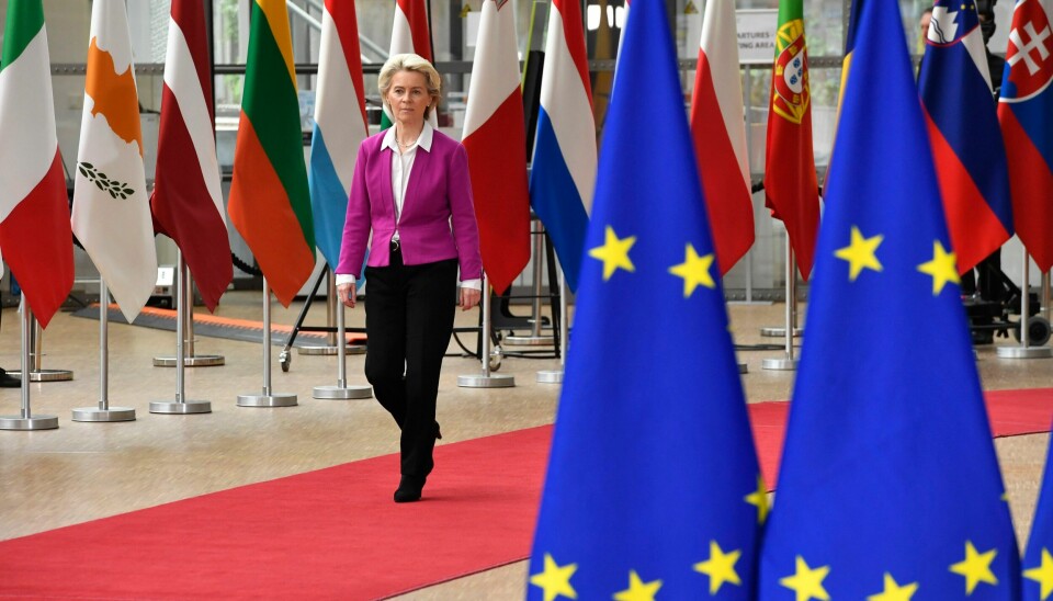 OLJE: EU-kommisjonens leder Ursula von der Leyen på EU-toppmøtet i Brussel der det ble enighet om kraftige begrensninger på import av russisk olje. EU-kommisjonens leder Ursula von der Leyen på EU-toppmøtet i Brussel der det ble enighet om kraftige begrensninger på import av russisk olje. Foto: Geert Vanden Wijngaert / AP / NTB