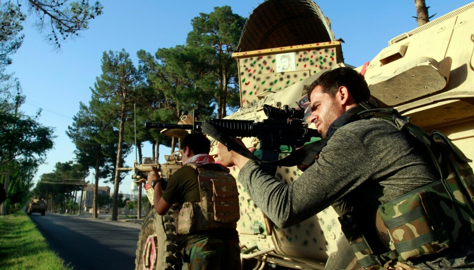 Taliban har angrepet flere provinshovedsteder den siste uka, blant dem Herat. Dette bildet viser afghanske sikkerhetsstyrker som forsvarer byen. Foto: AP / NTB Taliban har angrepet flere provinshovedsteder den siste uka, blant dem Herat. Dette bildet viser afghanske sikkerhetsstyrker som forsvarer byen. Foto: AP / NTB