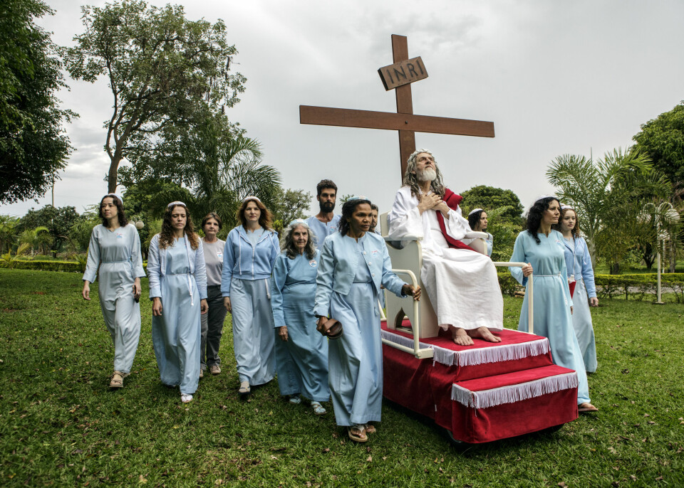 INRI Cristo fra Brasil har 340.000 følgere på Facebook, og han taler til folk gjennom sin egen Youtube-kanal. Foto: Jonas Bendiksen
