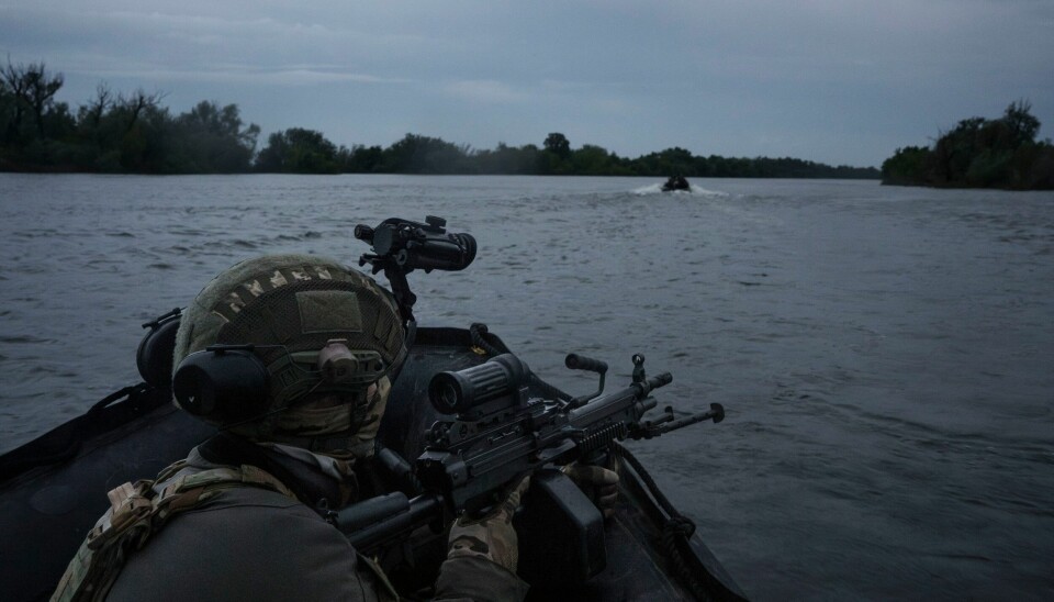 Ukrainske soldater på elva Dnepr ved frontlinjen ved Kherson i sommer. Foto: Felipe Dana / AP / NTB Ukrainske soldater på elva Dnepr ved frontlinjen ved Kherson i sommer. Foto: Felipe Dana / AP / NTB